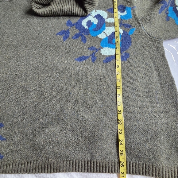 St. John's Bay Long Sleeve Floral Pullover Sweater - Picture 8 of 10